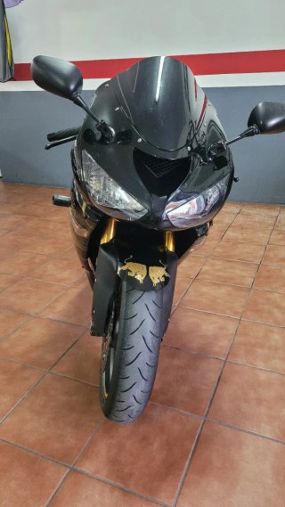 Kawasaki ZX6R Ninja 636 Negra y Dorada