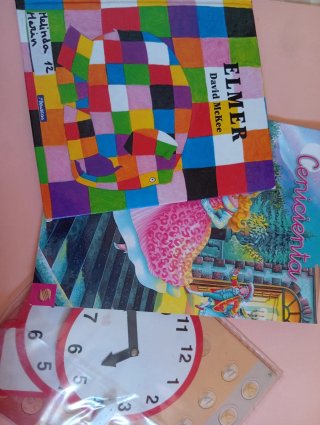 Libros infantiles , dinero y reloj para aprender