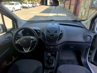 Ford E-Transit Courier 2020
