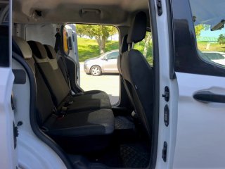 Ford E-Transit Courier 2020