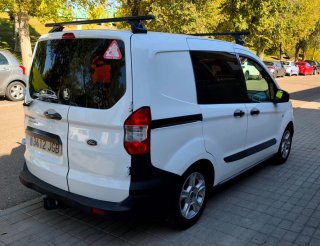 Ford E-Transit Courier 2020