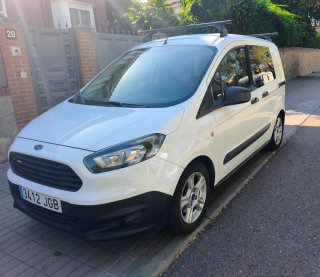 Ford E-Transit Courier 2020