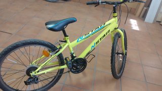 Bici montaña talla S con casco