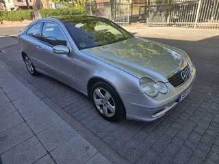 Clase C 200 i 164 cv 230000km año 2001