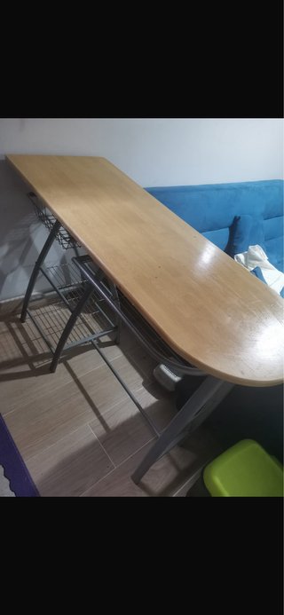 Mesa alta de cocina madera y metal