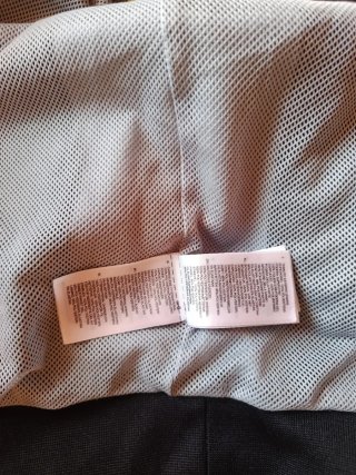 Chaqueta Cortavientos Adidas Negra y Amarilla