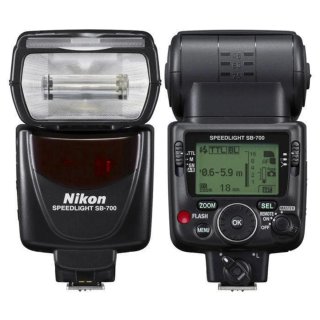 Flash Nikon SB-700 con autofoco + estuche