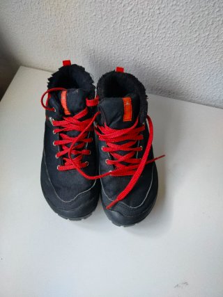 Botas de agua/ nieve niño negras y rojas