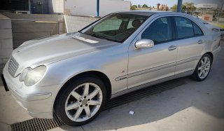 Mercedes c200k único dueño pocos km