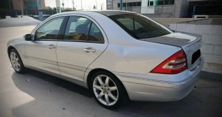 Mercedes c200k único dueño pocos km