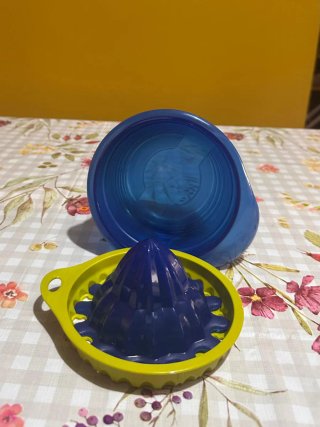 Spremiagrumi Tupperware Blu/Giallo