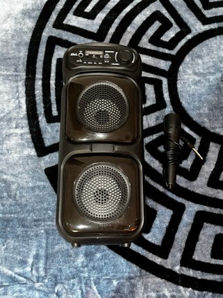 Altavoz Bluetooth con Luces LED y Micrófono