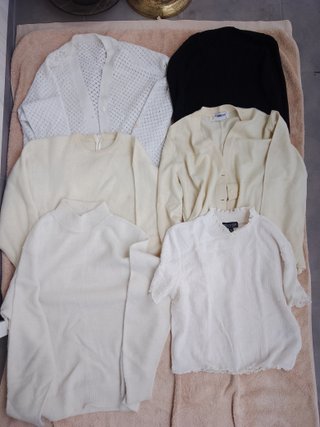 Lote 34 jerseys y chaquetas de punto