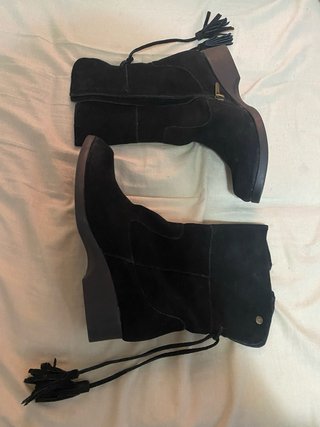 Botines de serraje negros con flecos