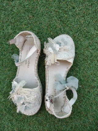Cuñas de esparto Comunión niña