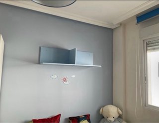 Dormitorio infantil azul y blanco