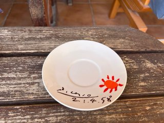 Taza y plato Picasso + cubiertos postre