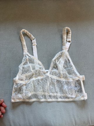 Bralette Anine Bing modelo Violet