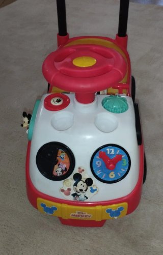 Correpasillos Mickey 1 a 2 años con sonido pitido.
