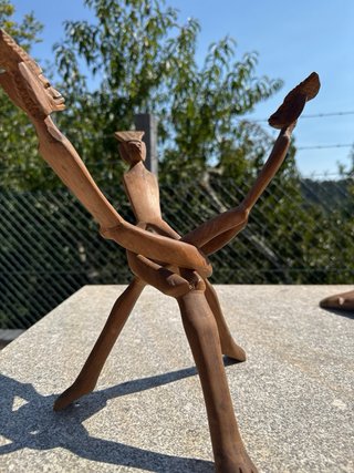 Trípode africano madera tallada