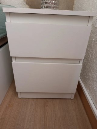 Mesita de noche IKEA blanca