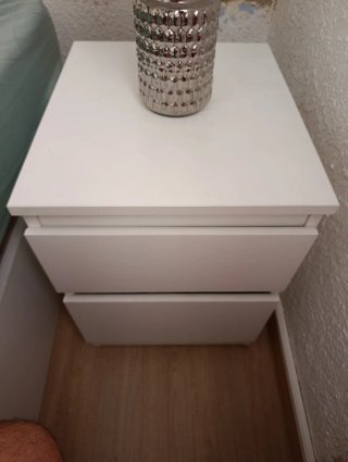 Mesita de noche IKEA blanca