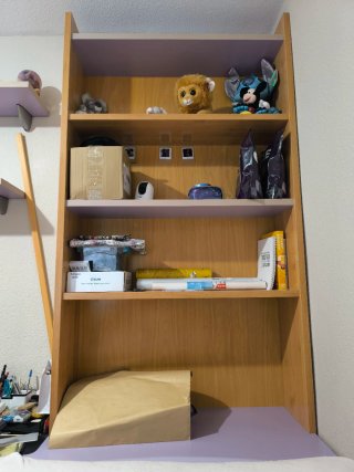Habitación juvenil, cama con cajones y escritorio