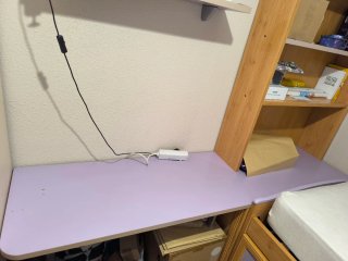 Habitación juvenil, cama con cajones y escritorio