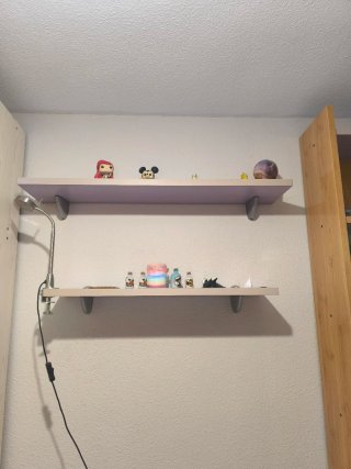 Habitación juvenil, cama con cajones y escritorio