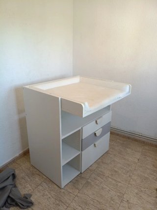 Cambiador IKEA blanco con cajones