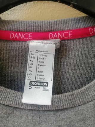 Sudadera gris con capucha y mensaje talla EU 8 año