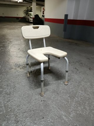 Silla de ducha adaptable