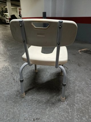 Silla de ducha adaptable