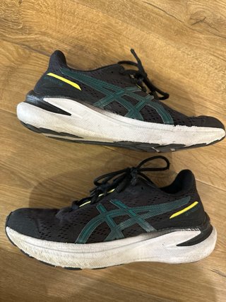 Zapatillas ASICS Talla 38 Negras y Verdes.