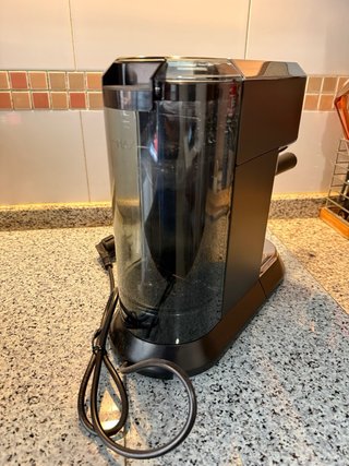 Cafetera DeLonghi Dedica EC685 + Molinillo