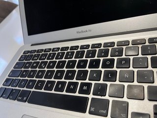 MacBook Air 13” 2017 | i5 | 8GB RAM | SSD