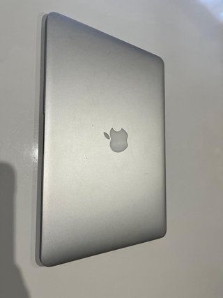 MacBook Air 13” 2017 | i5 | 8GB RAM | SSD