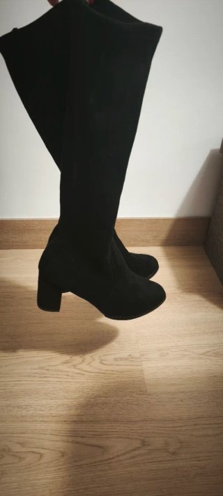 Botas altas de ante negras