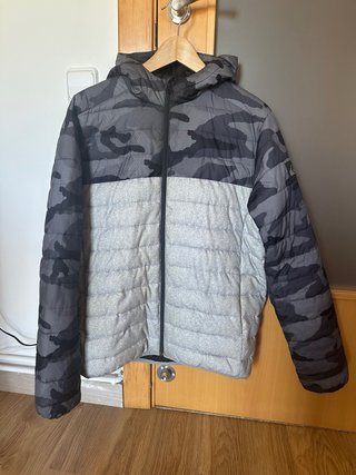 Chaqueta de invierno con camuflaje