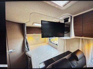Autocaravana Etrusco T5900 FB full extras 6 Metros