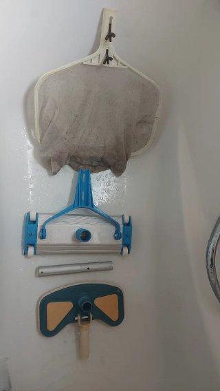Kit Limpieza Piscina: Rastrillo, Limpiafondos y Ma