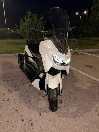 Yamaha NMAX 2024 Blanca 18.000 km
