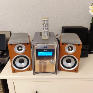 Minicadena JVC UX-557 MP3 5 CD