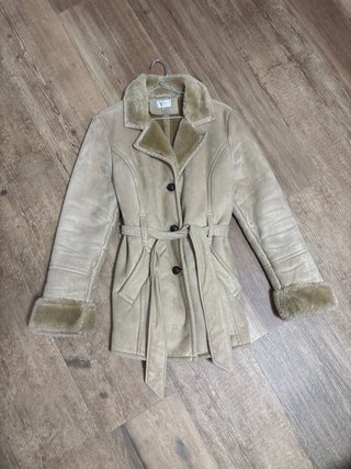Abrigo beige forrado talla 42