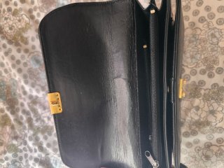 Bolso de mano vintage piel negra elegante