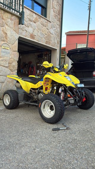 Suzuki LTZ 400 Amarillo Quad