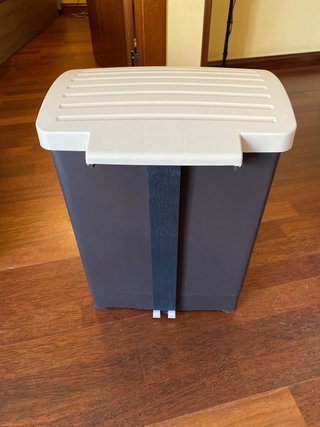 Cubo de basura con pedal. (20 L + 10 L)