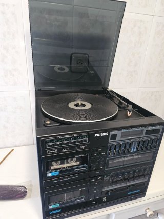 Philips F1675 Tocadiscos y Doble Cassette
