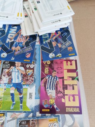 118 cards Megacracks 2026-27 Diferentes + Archivad