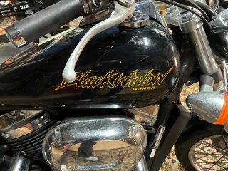 Honda VT 750 Shadow Negra